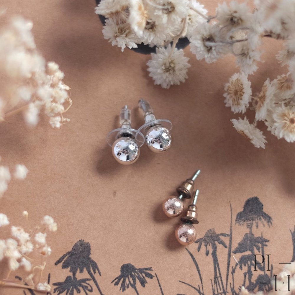 Set of two sphere stud earrings silver, rose gold